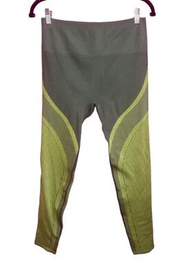 Fabletics High-Waisted Seamless Turbo Leggings in Sycamore/Citron (Green)